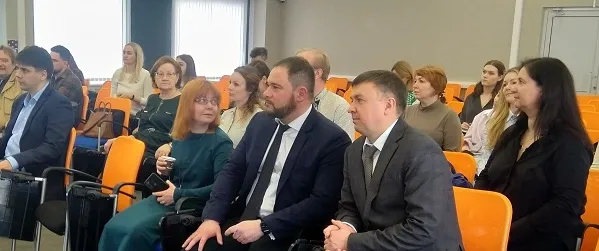 Руководитель Управления государственной охраны объектов культурного наследия Нижегородской области Григорий Меламед принял участие в открытии стратегической сессии по проектированию модели управления историческим кварталом церкви Трех святителей в Нижнем Новгороде.
