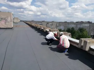 В дзержинской многоэтажке отремонтировали кровлю после вмешательства ГЖИ
